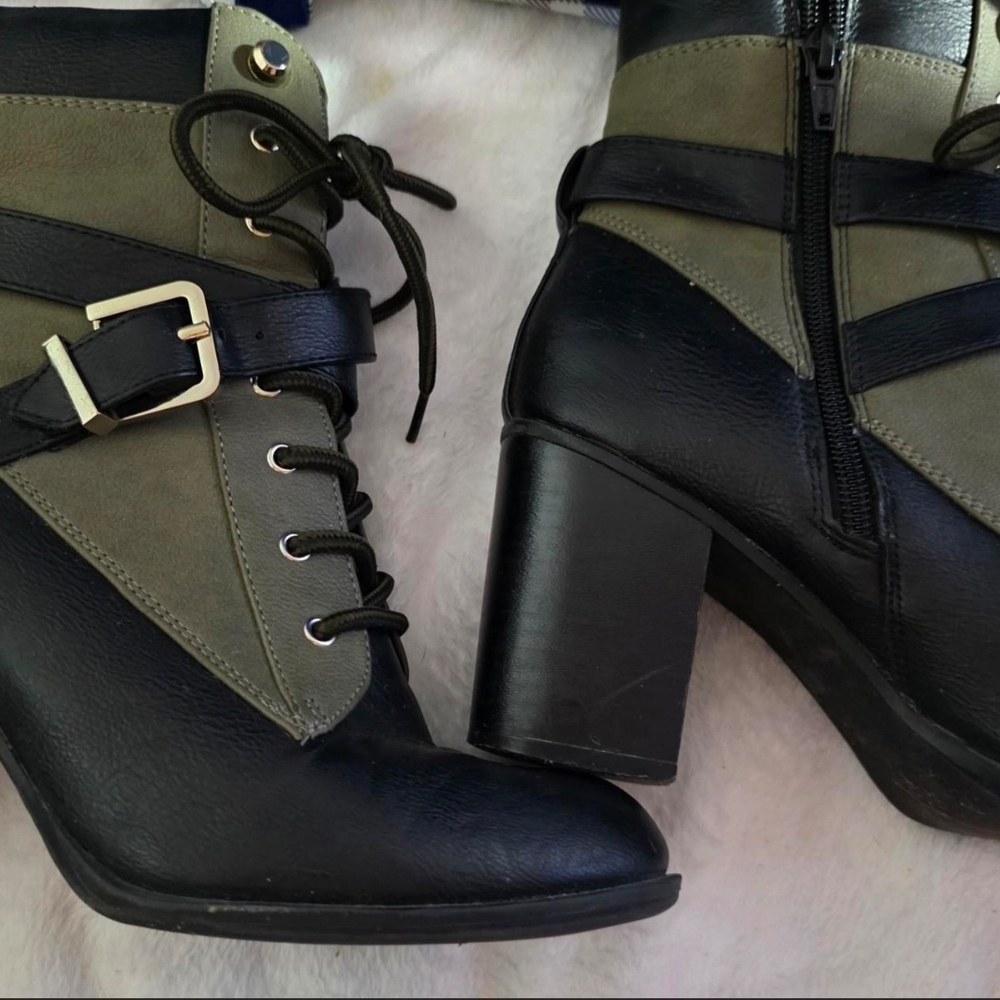 Stylish  Black and Army Green Women's Boots   Size  8 1/2  M